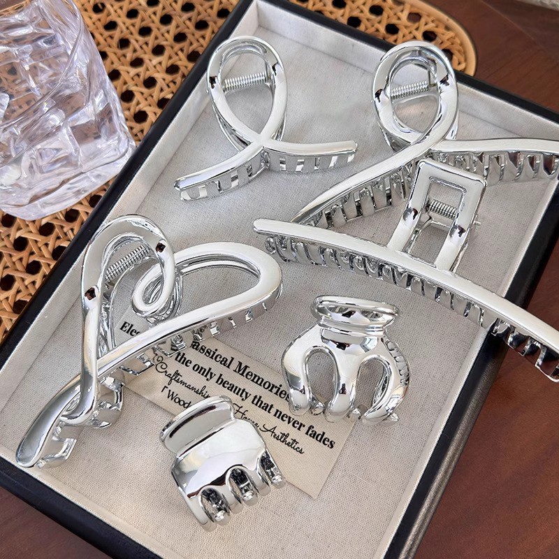 Hi Tech Accessories - Elegant Silver Imitation Metal Hair Clip